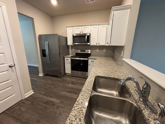 Building Photo - 2182 River Park Ct