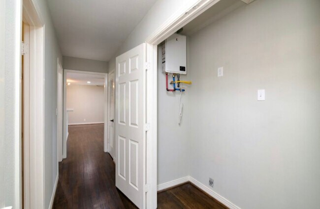 Building Photo - 3808 Piedmont Rd