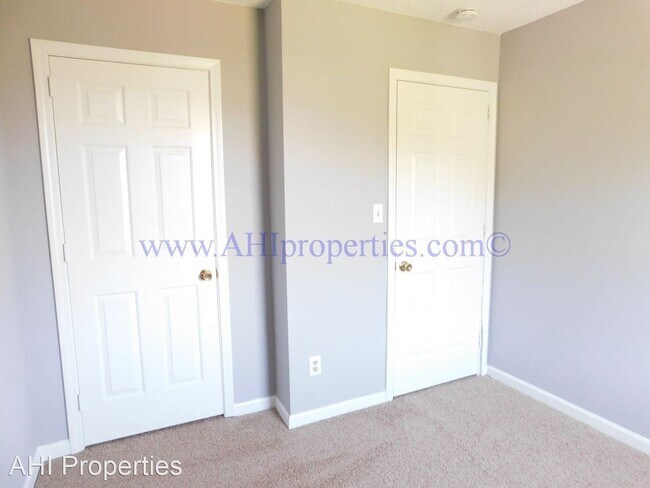 Building Photo - 3 br, 1.5 bath House - 2540 Hampstead Drive