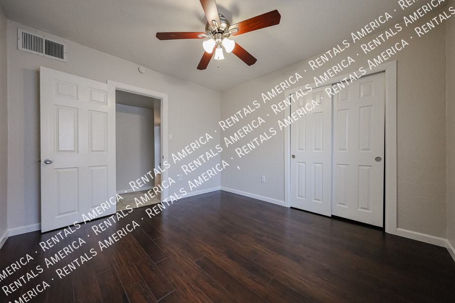 Building Photo - 1713 W Oraibi Dr