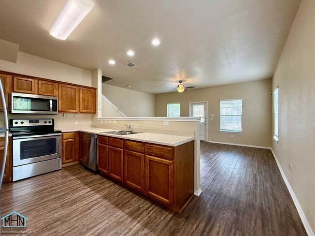 Building Photo - Beautiful Two Story Duplex Near Randolph AFB and FT SAM Houston!
