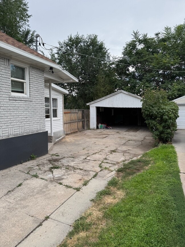 Building Photo - 1216 S 1100 E