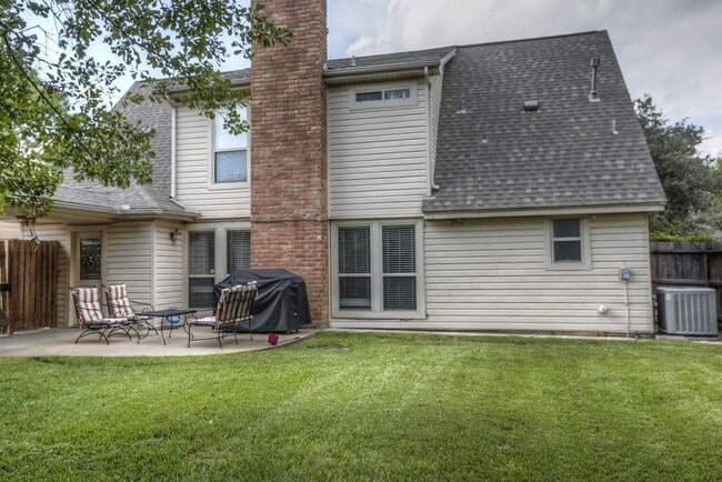 Building Photo - 12439 Piping Rock Dr