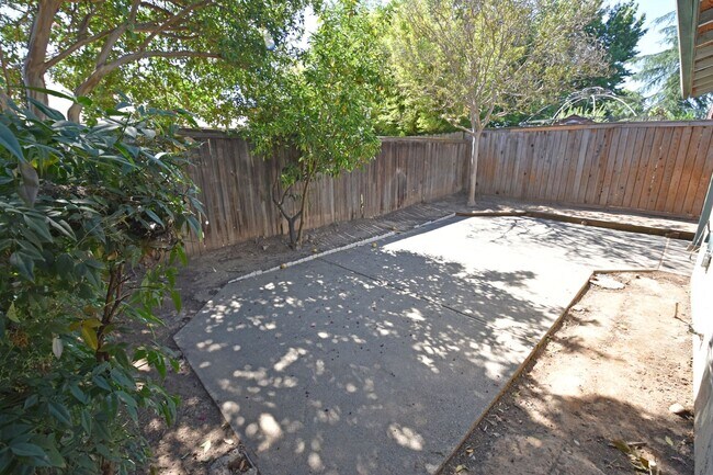 Building Photo - 4003-4003 Westporter Dr