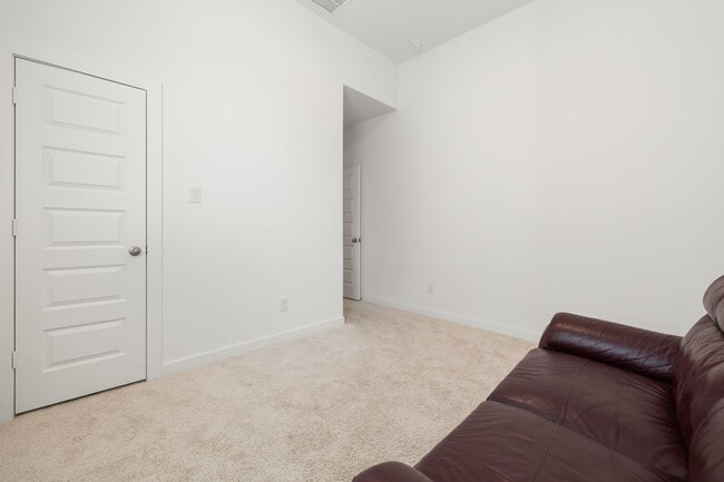 Building Photo - 6722 Waxbill Rd