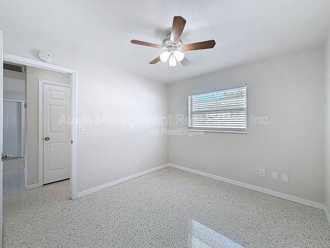 Building Photo - 474 93rd Ave N