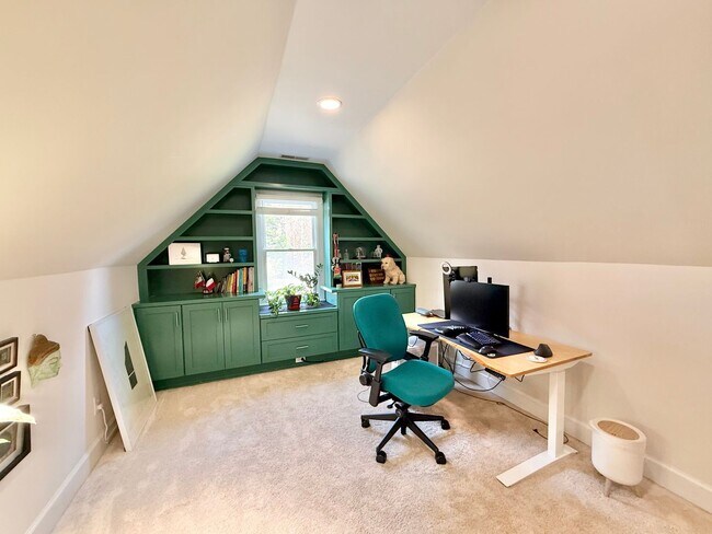 Building Photo - Luxurious 4BD, 3.5BA North Raleigh Home with a Heated Four Seasons Room, Large Bonus Space, and F...