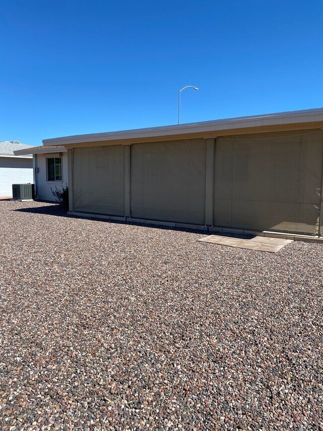 Building Photo - Beautifully Updated  2 Bed - 2 Bath Home in 55 Plus Community in Sunland Village - Mesa, AZ
