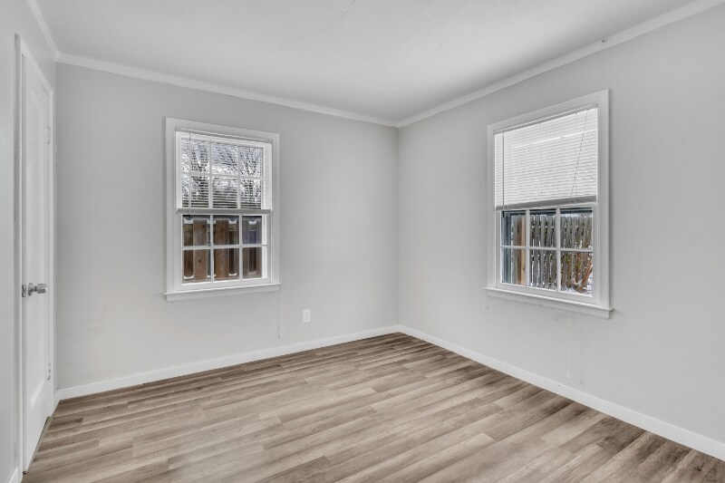 Building Photo - 41 Lynbrook Ave