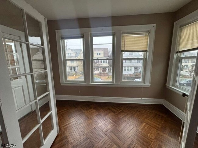 Building Photo - 742 Pennington St