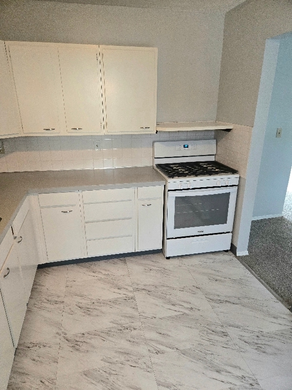 Building Photo - 7037 Paxton Rd