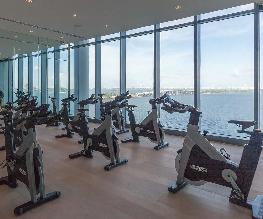 Building Photo - 3131 NE 7th Ave