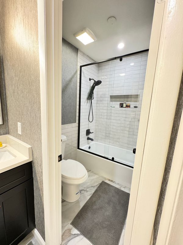 Building Photo - 2680 Greentree Dr SE