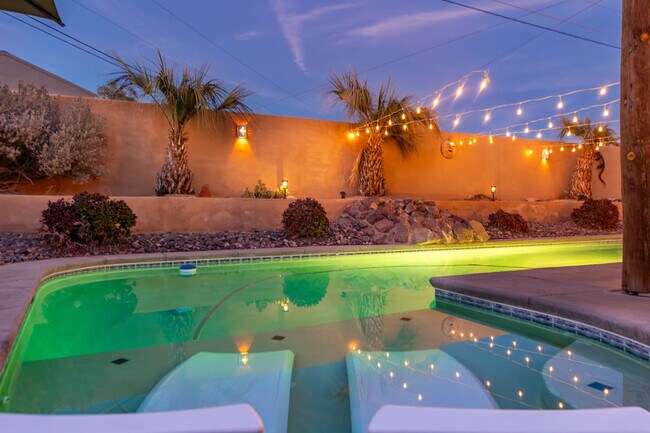 Building Photo - 3921 Aloha Ln