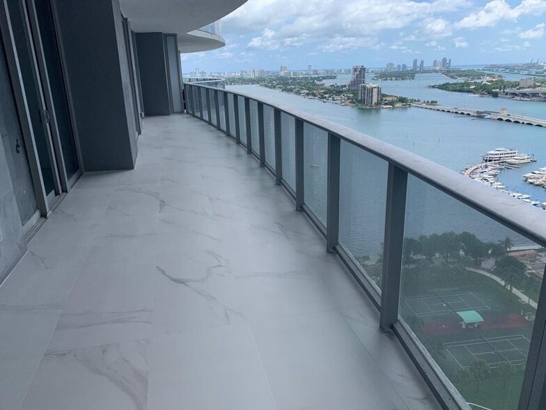 Building Photo - 488 NE 18th St