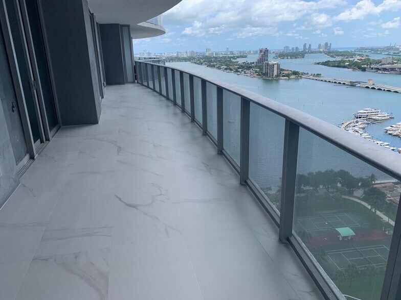 Primary Photo - 488 NE 18th St