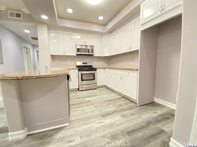 Building Photo - 414 E Valencia Ave