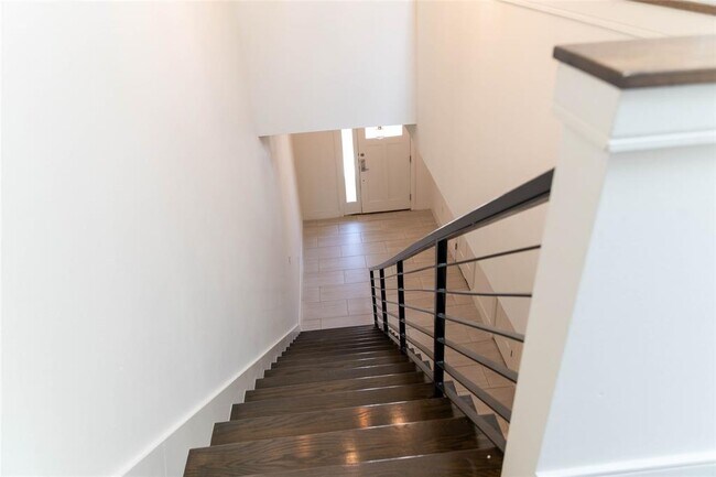 Building Photo - 204 Conservation Dr