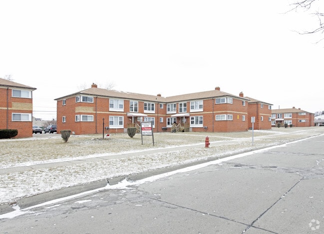 Primary Photo - Huntington Manor