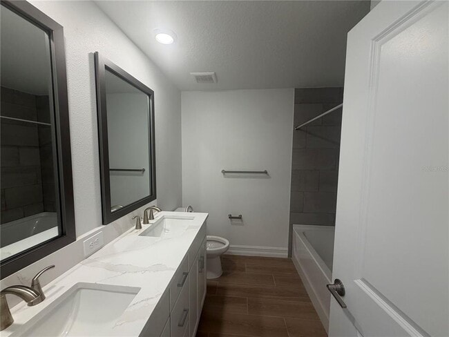 Building Photo - 1427 W Chestnut St