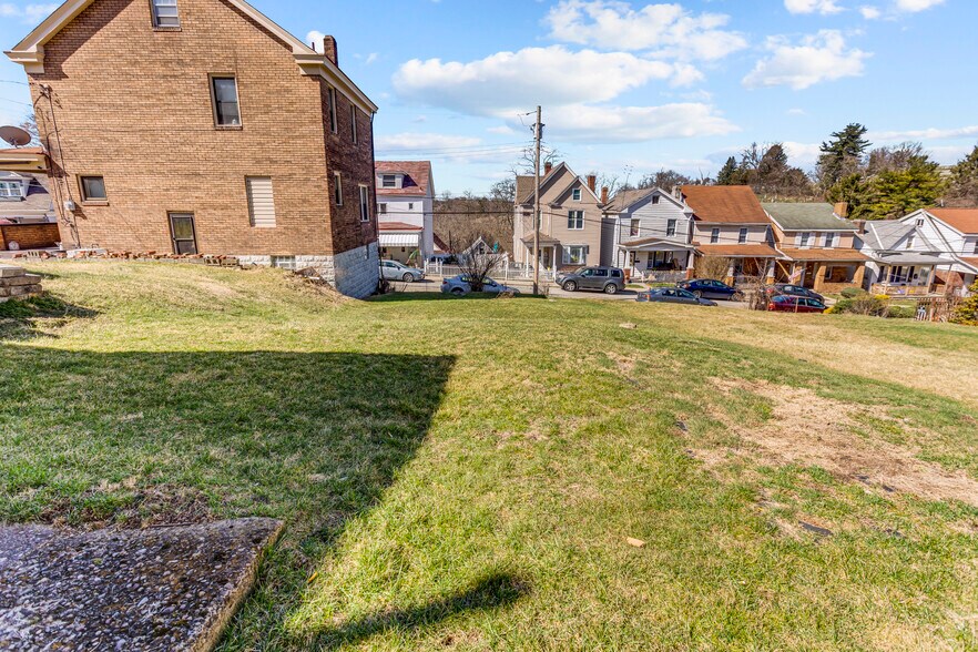 Building Photo - 1622 Westmont Ave