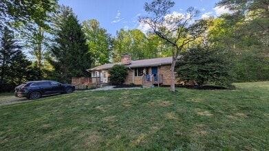 Building Photo - 115 Field Sparrow Ln