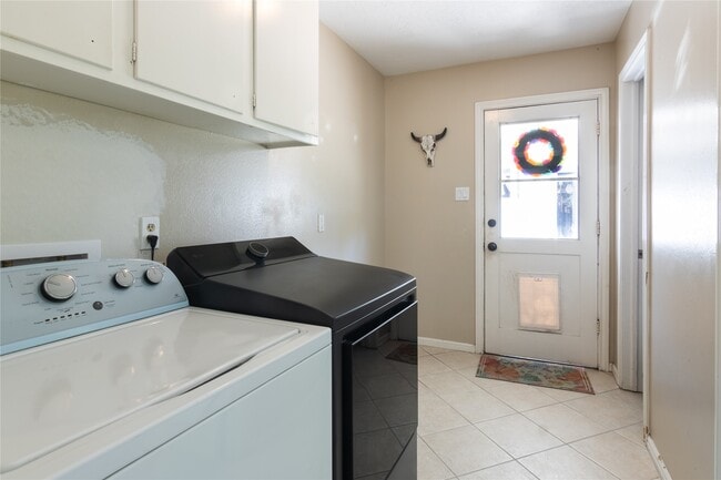 Building Photo - 13418 Paradise Valley Dr