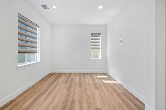Building Photo - 2943 Neil Jerome Dr