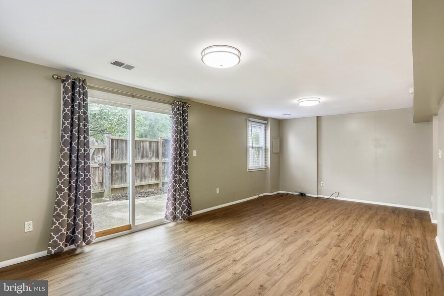 Building Photo - 81 Watkins Park Dr
