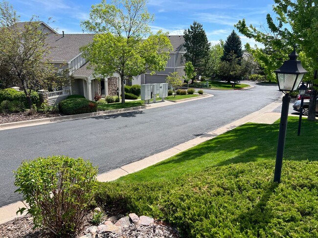 Building Photo - Splendid Townhome in Castle Pines