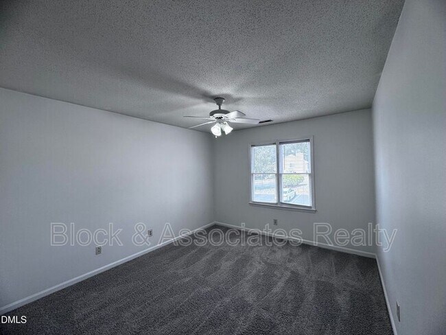 Building Photo - 4110 Kaplan Dr