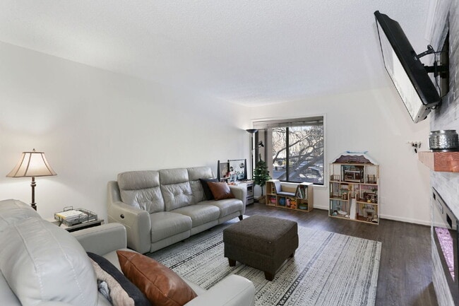 Building Photo - Welcome Home!