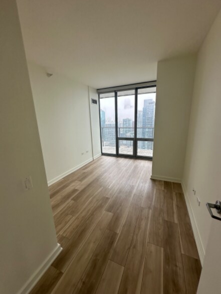 Building Photo - 335 E Wacker Dr