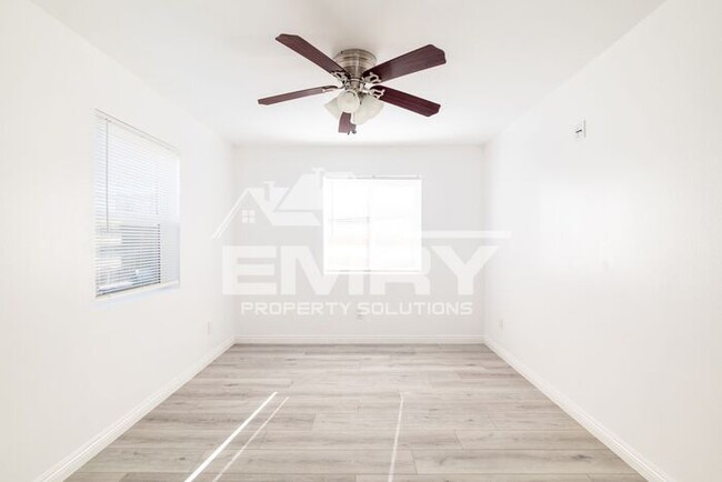Building Photo - Beautiful 2 Bed Apartment in Huntington Pa...