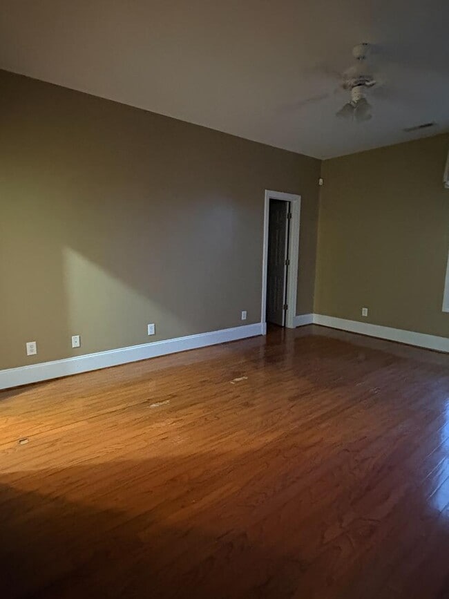 Building Photo - 533 Stonemason Dr