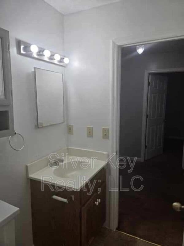 Building Photo - 408-410 Oklahoma St