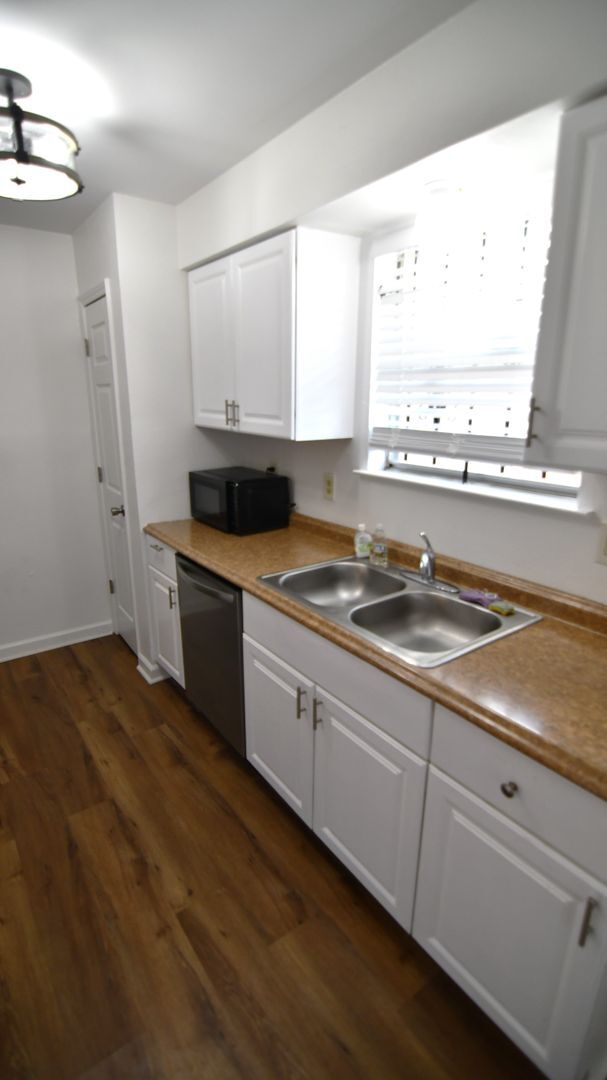 Building Photo - Housing Authority Vouchers Accepted !! Charming 2-bedroom, 2.5-bathroom home located in Baton Rouge