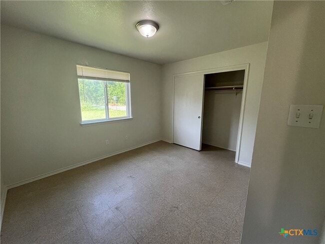 Building Photo - 503 E Union Ave