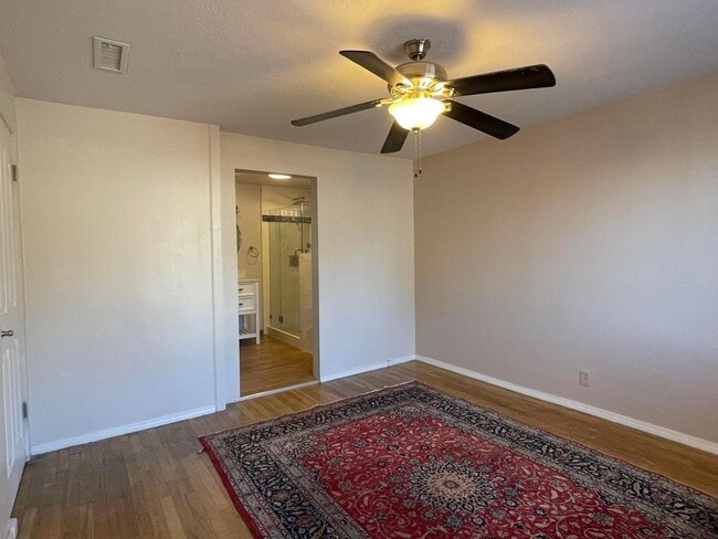 Building Photo - 1817 Cornell Dr SE
