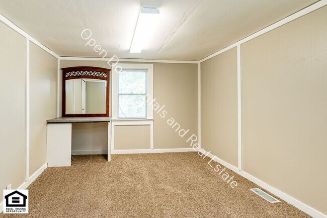 Building Photo - 1214 Garden St