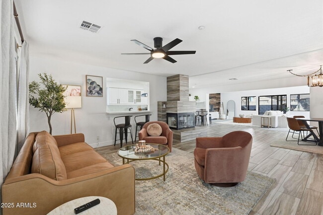 Building Photo - 8614 E Jackrabbit Rd