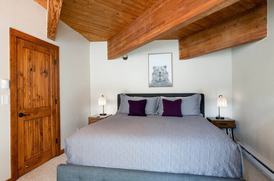 Building Photo - 1396 Forest Hills Dr