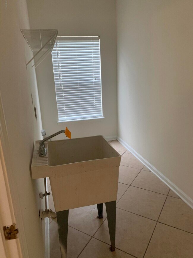 Building Photo - 7140 Rampart Ridge Cir W