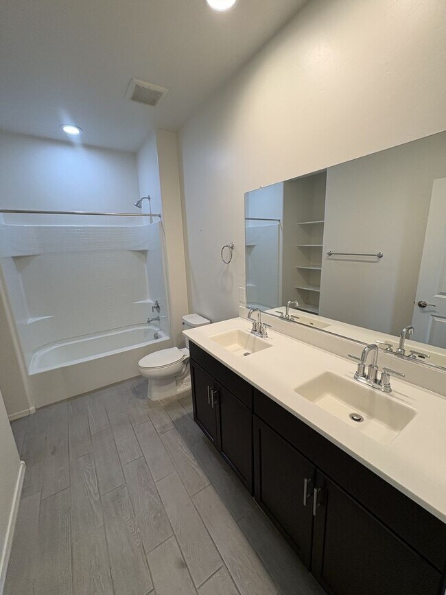 Building Photo - Vail School District with great views 4 bedroom plus den