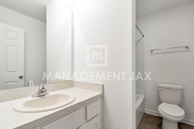 Building Photo - 4002 Bay Hawk Ct