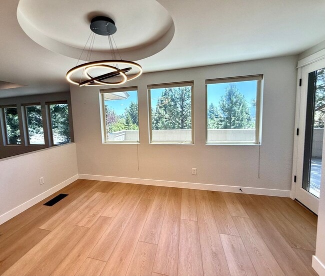 Building Photo - 4 Bedroom Home in Awbrey Butte Neighborhood – Unfurnished, Short Lease