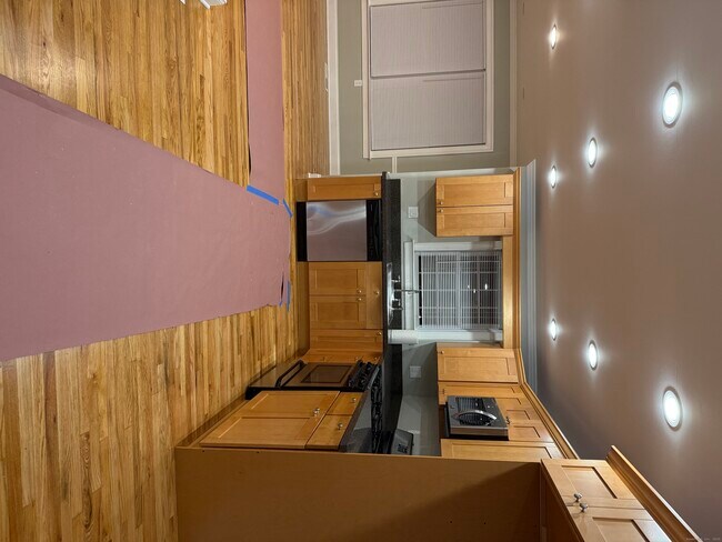 Building Photo - 57 Hollis Dr