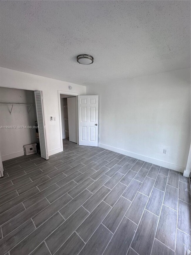 Building Photo - 310 NW 16th Ave