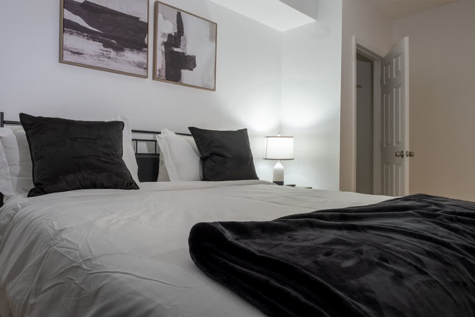 Building Photo - 1255 Raum St NE