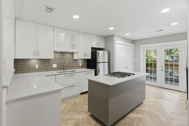 Building Photo - 5614 Shoalwood Ave